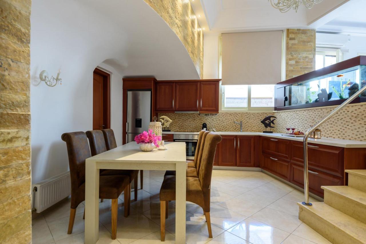Suite Home Santorini Фіра Екстер'єр фото